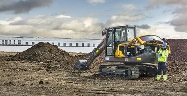 volvo-benefits-compact-excavator-ec75d-t3-serviceability-2324x1200