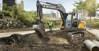 volvo-show-compact-excavator-ec75d-t3-2324x1200