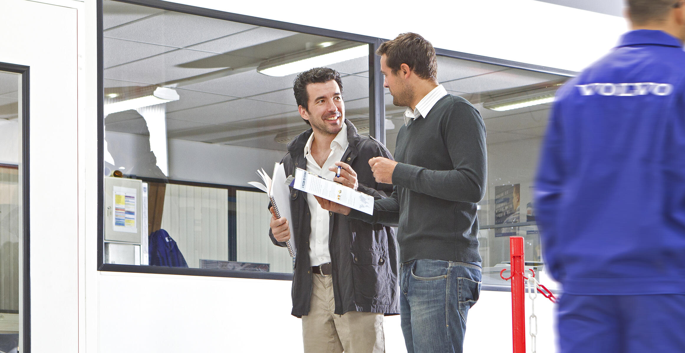 volvo-features-compact-excavator-ecr25d-t4f-volvo-a-partner-to-trust-build-ready-2324x1200