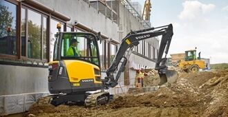 volvo-show-compact-excavator-ecr35d-siiia-t4f-2324x1200