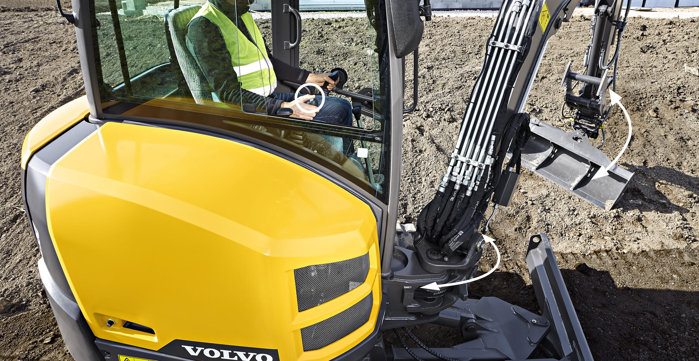 volvo-features-compact-excavator-ec35d-siiia-t4-hydraulics-harmony-operator-environment-2324x1200