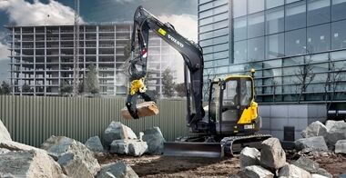 volvo-show-compact-excavator-ecr88d-t4f-2324x1200