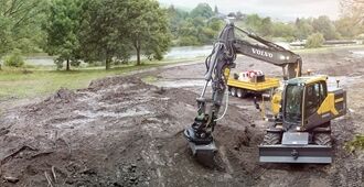 volvo-show-wheeled-excavator-ew160e-t4f-2324x1200