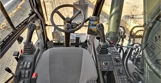 volvo-benefits-wheeled-excavator-ew205e-t4f-comfort-counts-2324x1200