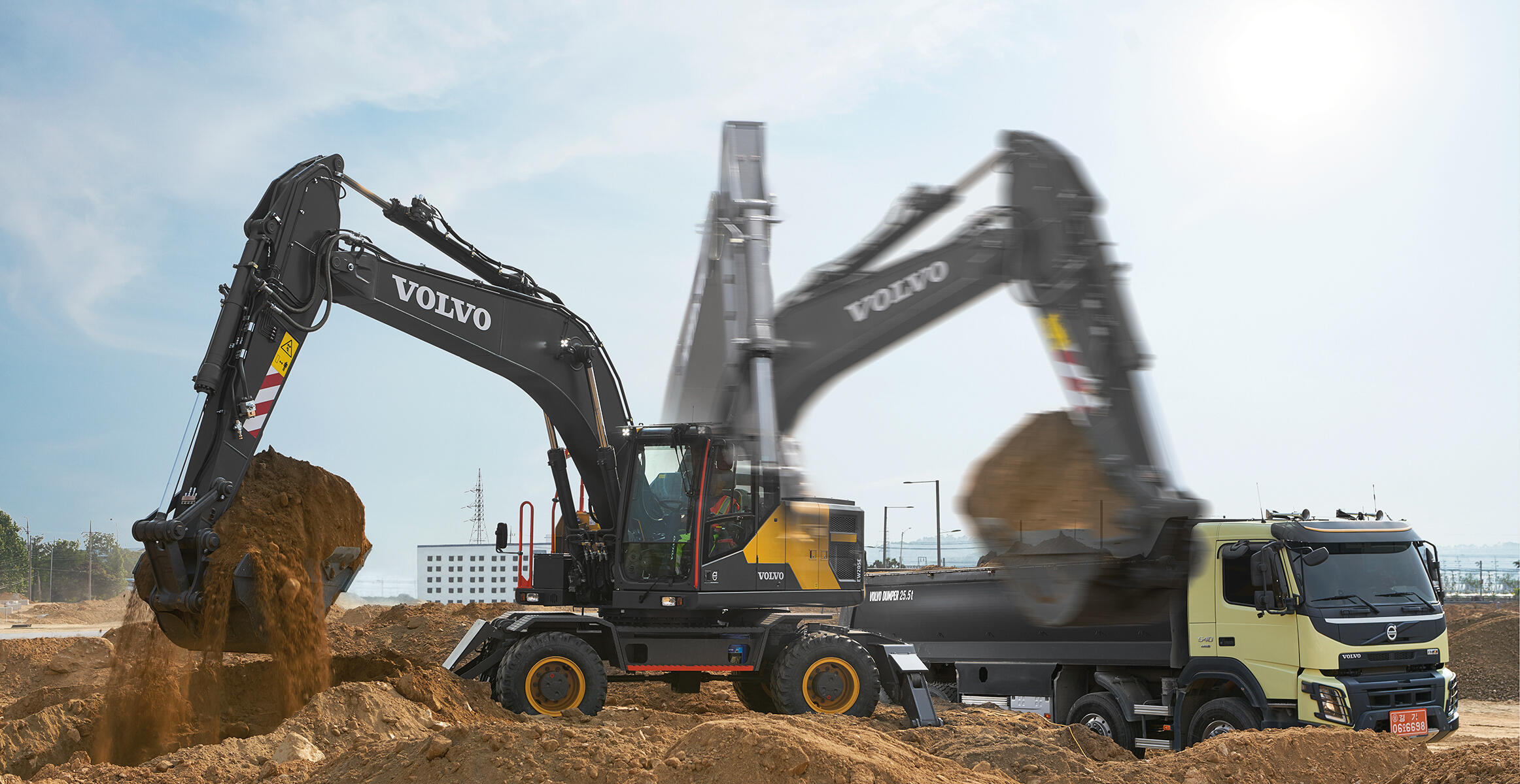 volvo-features-wheeled-excavator-ew205e-t4f-command-and-control-comfort-counts-2324x1200