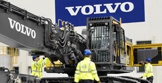 volvo-benefits-crawler-excavator-ec480ehr-t4f-purpose-built-for-demolition-2324x1200
