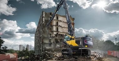 volvo-show-crawler-excavator-ec480ehr-t4f-2324x1200