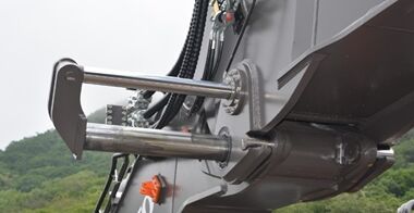 volvo-benefits-crawler-excavator-ec750ehr-t4f-multi-use-demolition-excavator-2324x1200