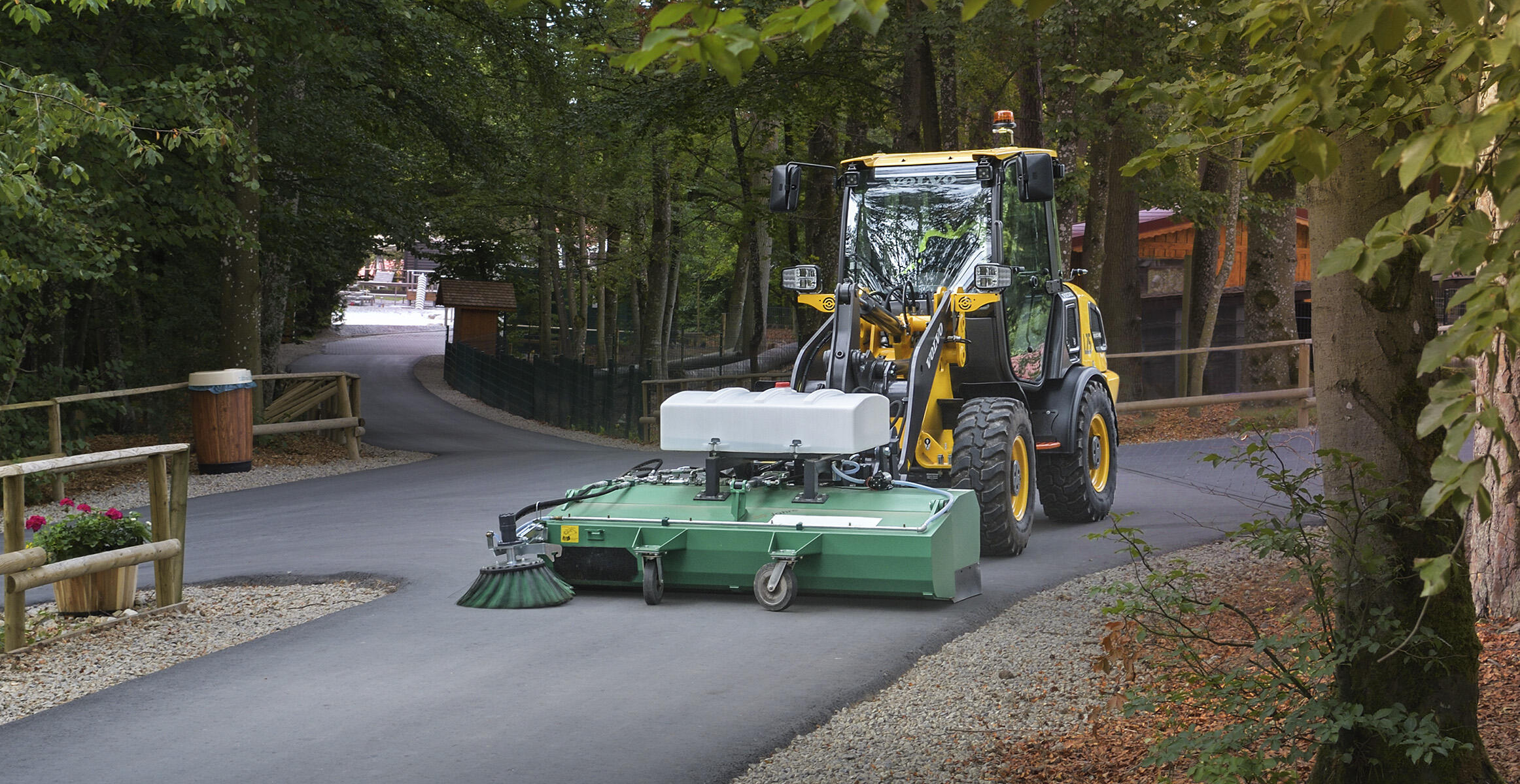volvo-benefit-compact-wheel-loader-l25-electric-uptime-you-can-count-on-2324x1200
