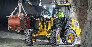 volvo-benefit-compact-wheel-loader-l25-electric-work-anytime-anywhere-2324x1200