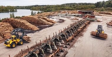 volvo-benefit-wheel-loader-l200hhl-efficient-performance-2324x1200