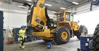 volvo-benefits-wheel-loader-l220h-t2-t3-t4f-industry-leading-serviceability-2324x1200
