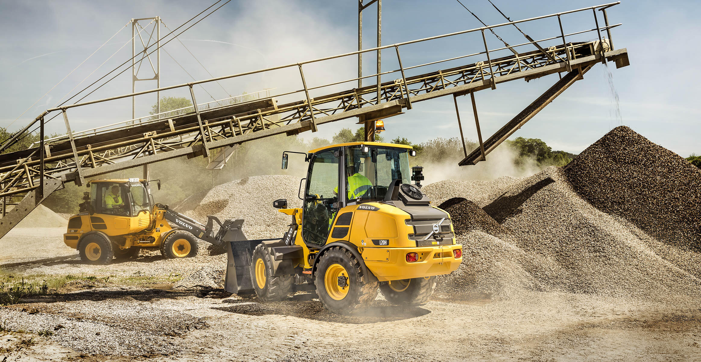 volvo-features-compact-wheel-loader-l20h-t4f-l25h-t4f-designed-with-safety-in-mind-power-to-perform-2324x1200