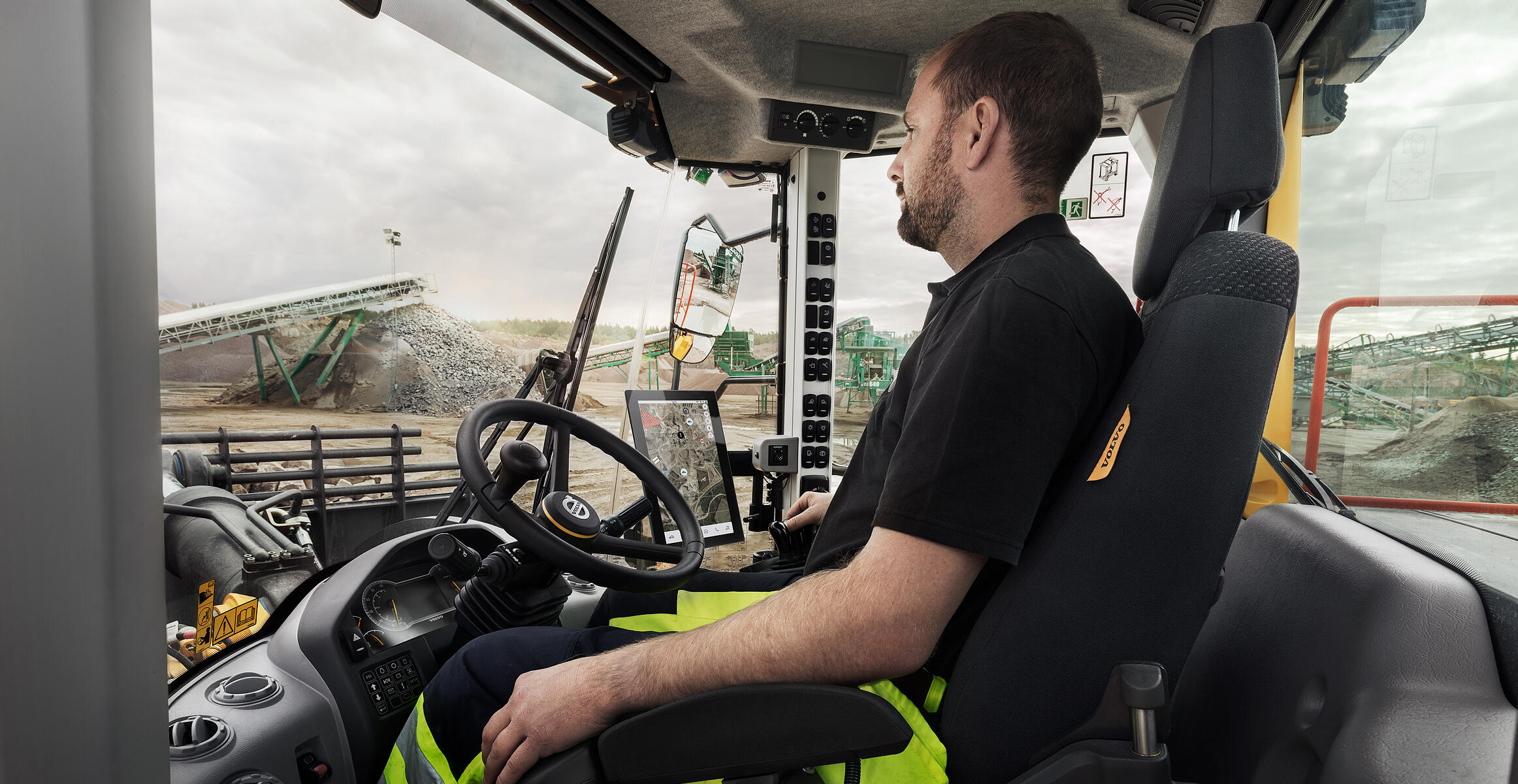 volvo-benefits-wheel-loader-l260h-t4f-new-co-pilot-2324x1200