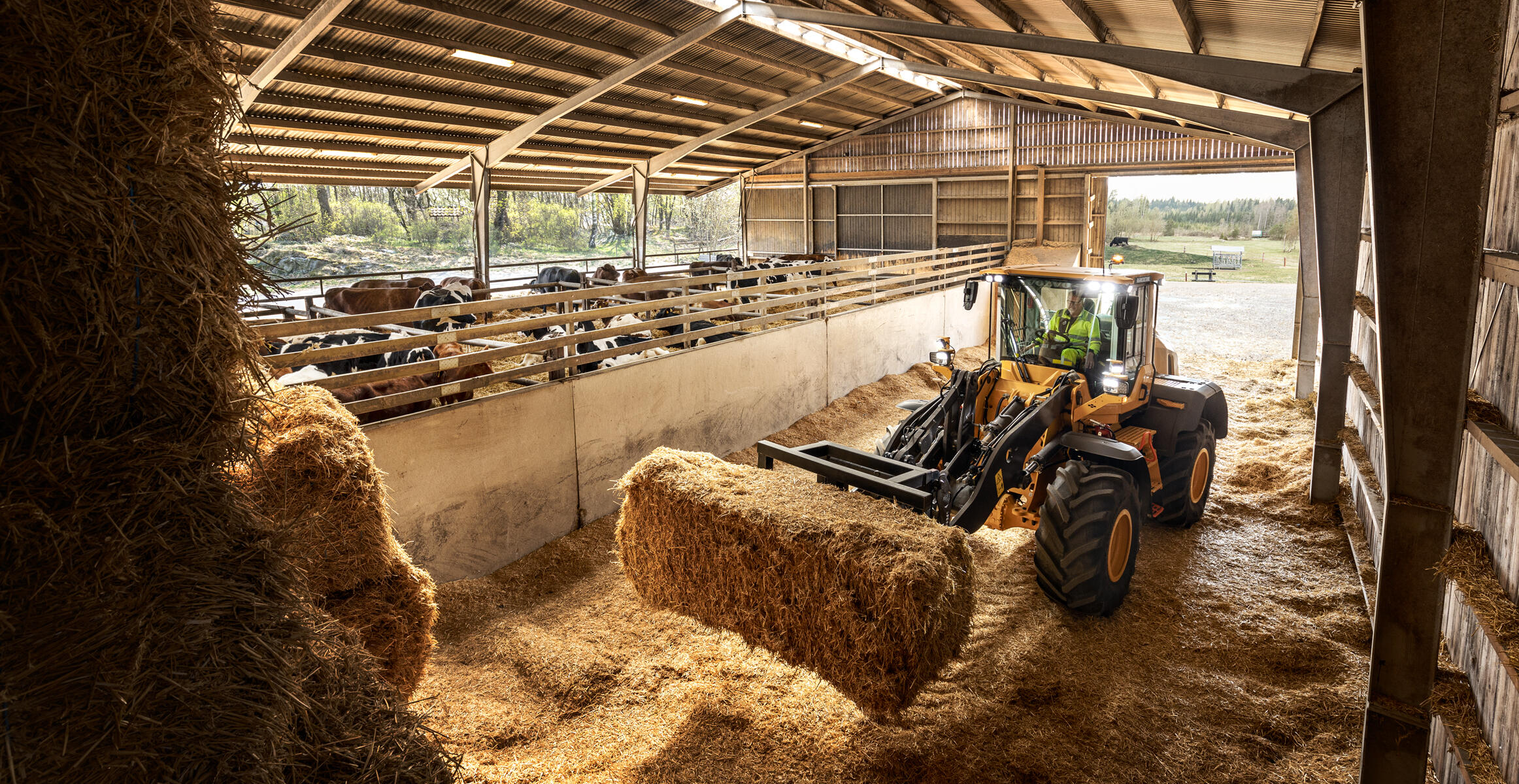 hero image of l60h wheel loader