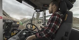 volvo-benefits-wheel-loader-l90h-t4f-no-compromise-on-comfort-2324x1200
