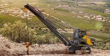 volvo-benefits-pipelayer-pl3005e-t4f-infinite-placement-possibilities-2324x1200