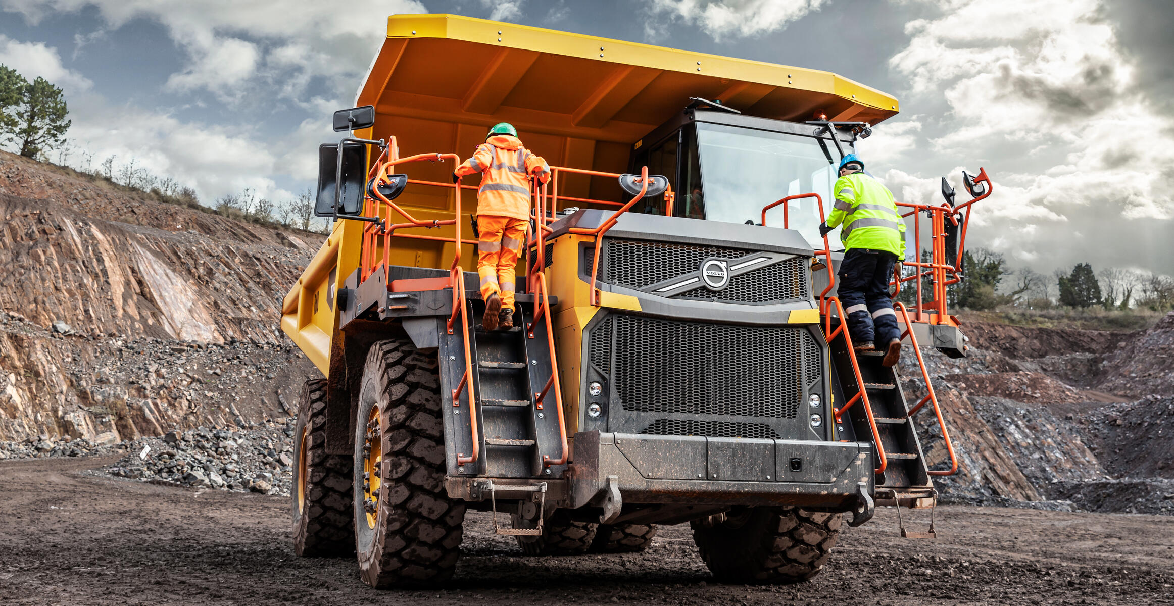 R60-dumperen har 2 nemme trapper