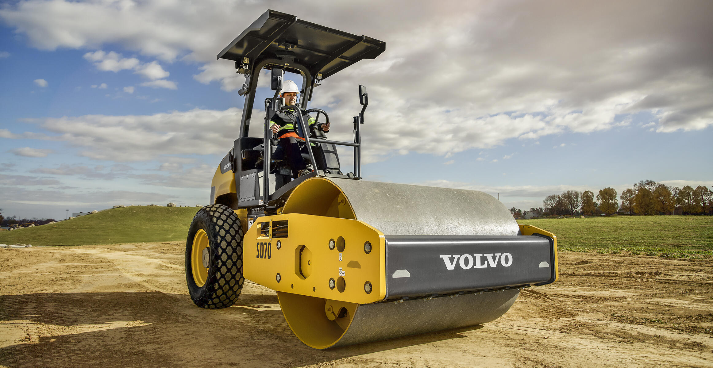 Close-up of the large drum on the Volvo SD70 soil compactor