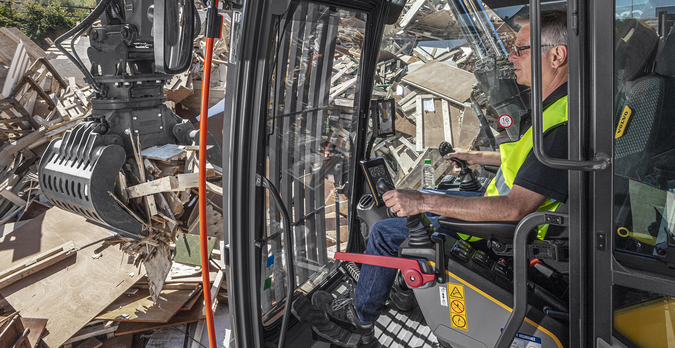 volvo-benefit-wheeled-excavator-ew200-e-mh-t4f-sv-configured-your-way-2324x1200