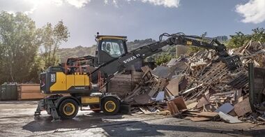 volvo-benefit-wheeled-excavator-ew200-e-mh-t4f-sv-do-more-jobs-with-just-one-machine-2324x1200