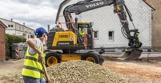 volvo-benefits-wheeled-excavator-ewr130-e-t4f-sv-see-the-difference-2324x1200