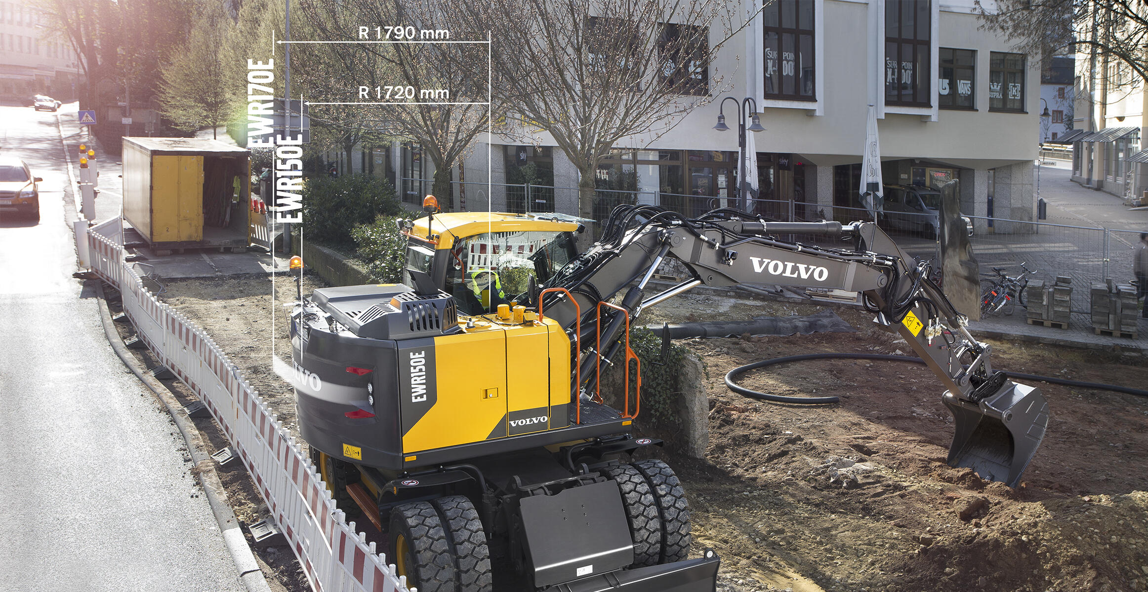 volvo-benefits-wheeled-excavator-ewr150e-t4f-ewr170e-t4f-short-swing-performance-2324x1200