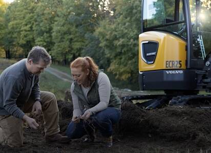 Volvo customers with their electric machine