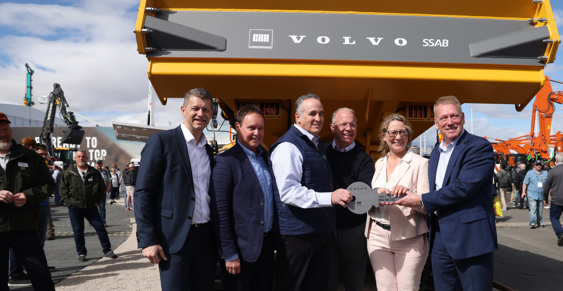 Keys are handed over to the first fossil free steel hauler