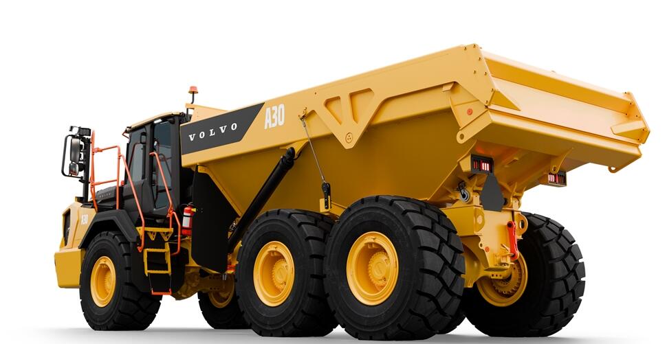 Reveals-world-first-electric-halers-02