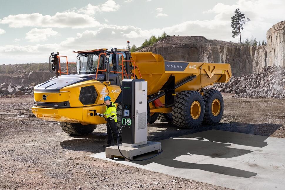 Worlds-first-serial-production-of-electric-articulated-haulers-02