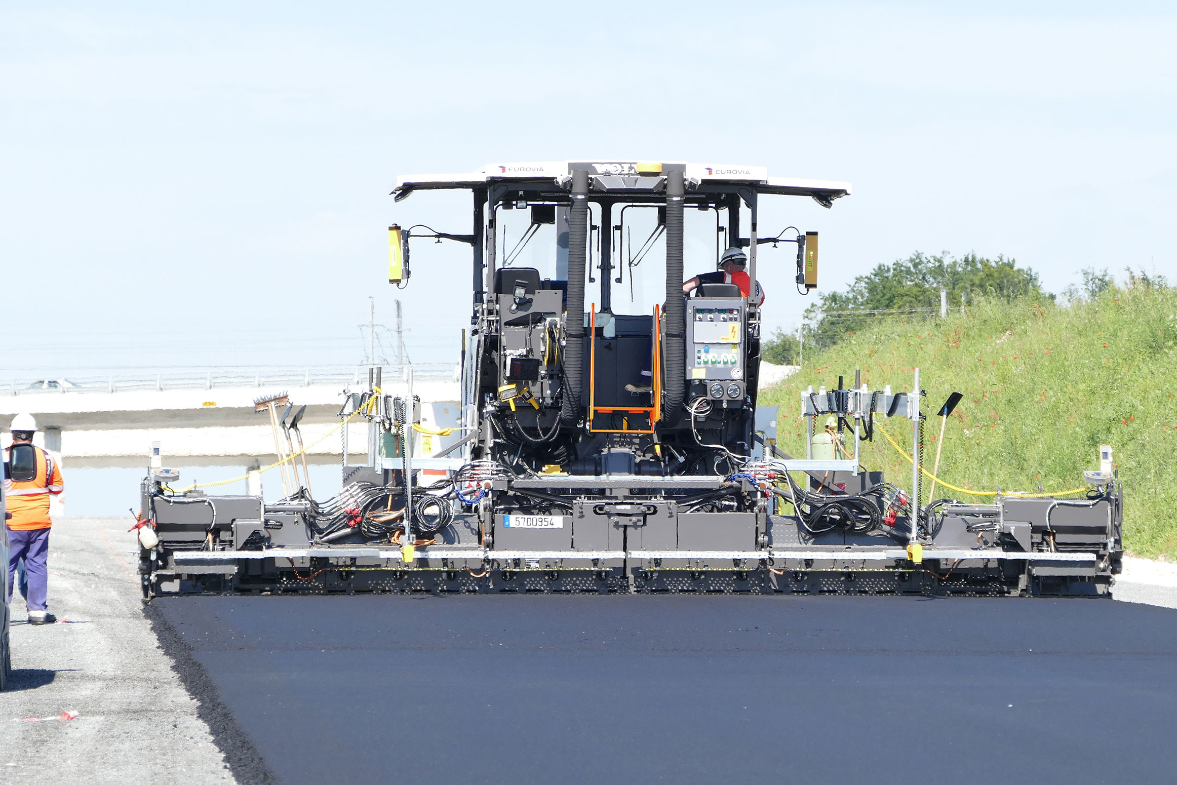 Volvo banddriven asfaltläggare P8820D