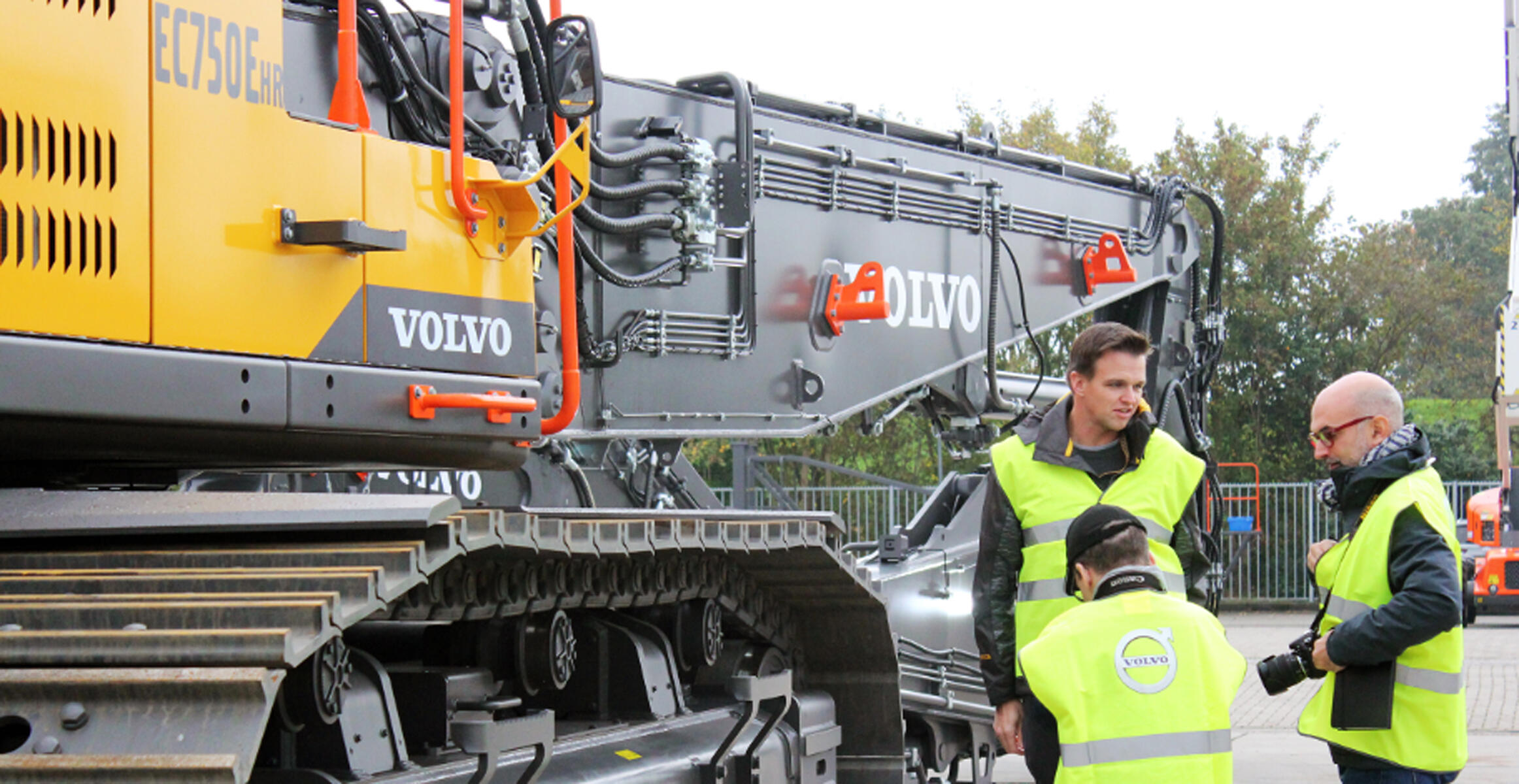 Wesley Princen introduces his new machine to journalists