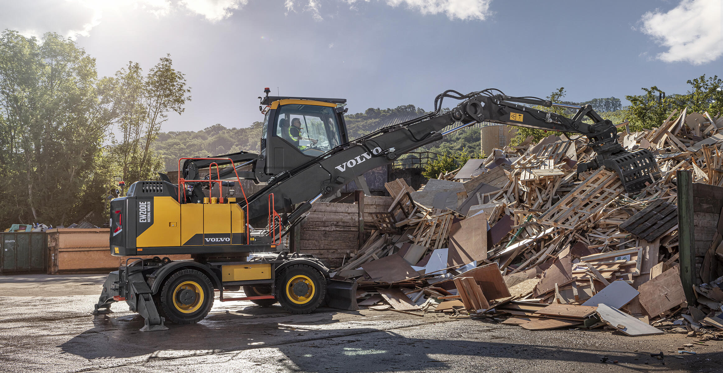 Volvo EW200E Material Handler