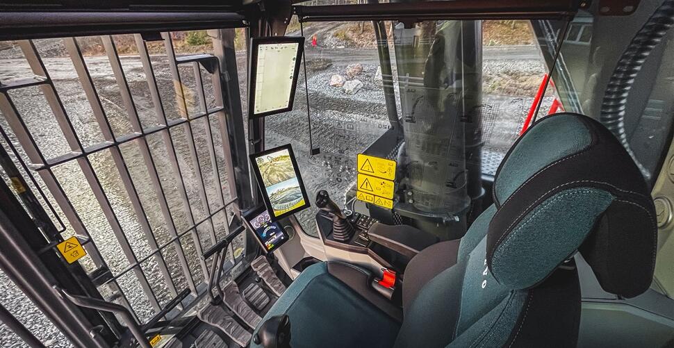 Volvo EC400 High Reach