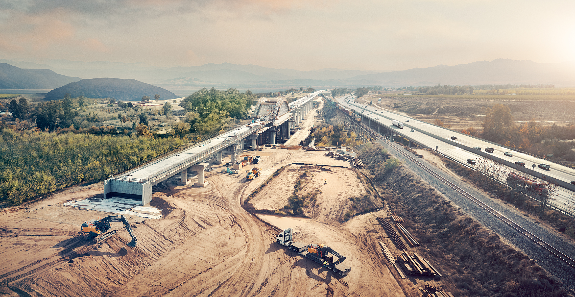 EC230 Electric mid-size excavator