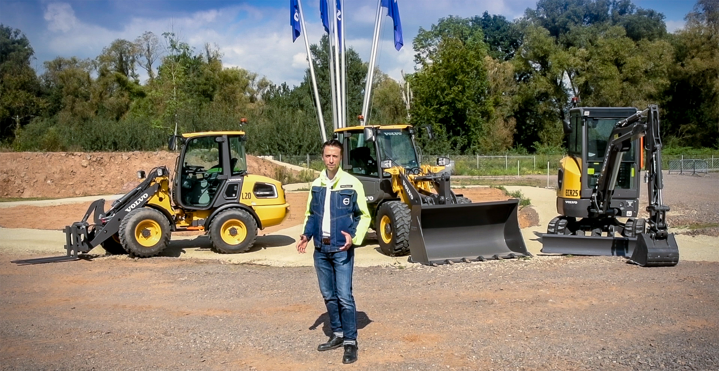 Volvo representative explaining how to plan charging during a workday.