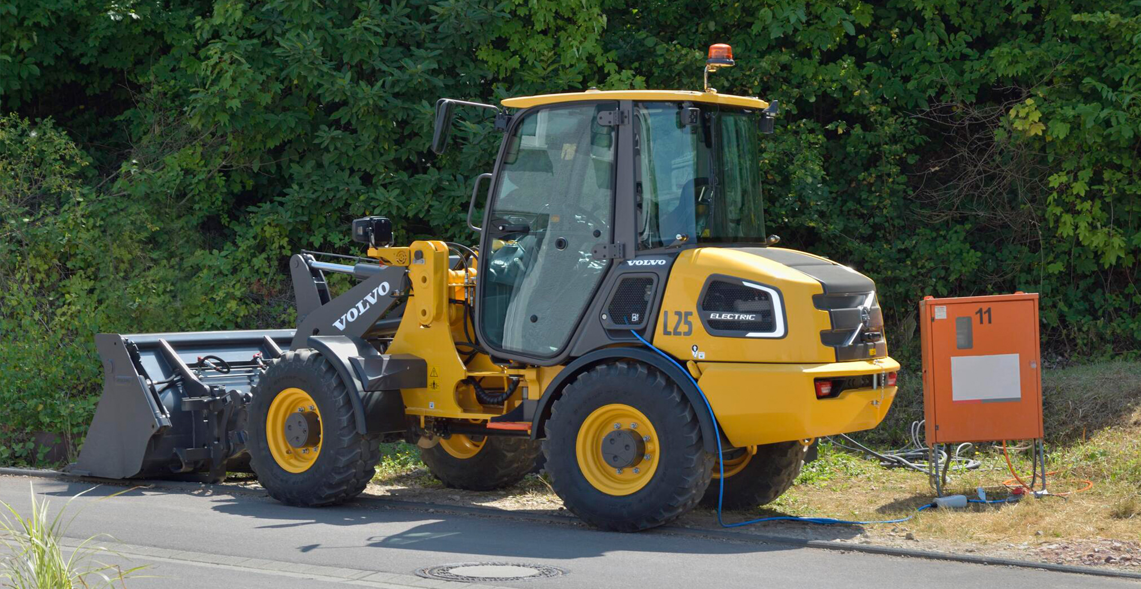 Charging electric construction machines in cities
