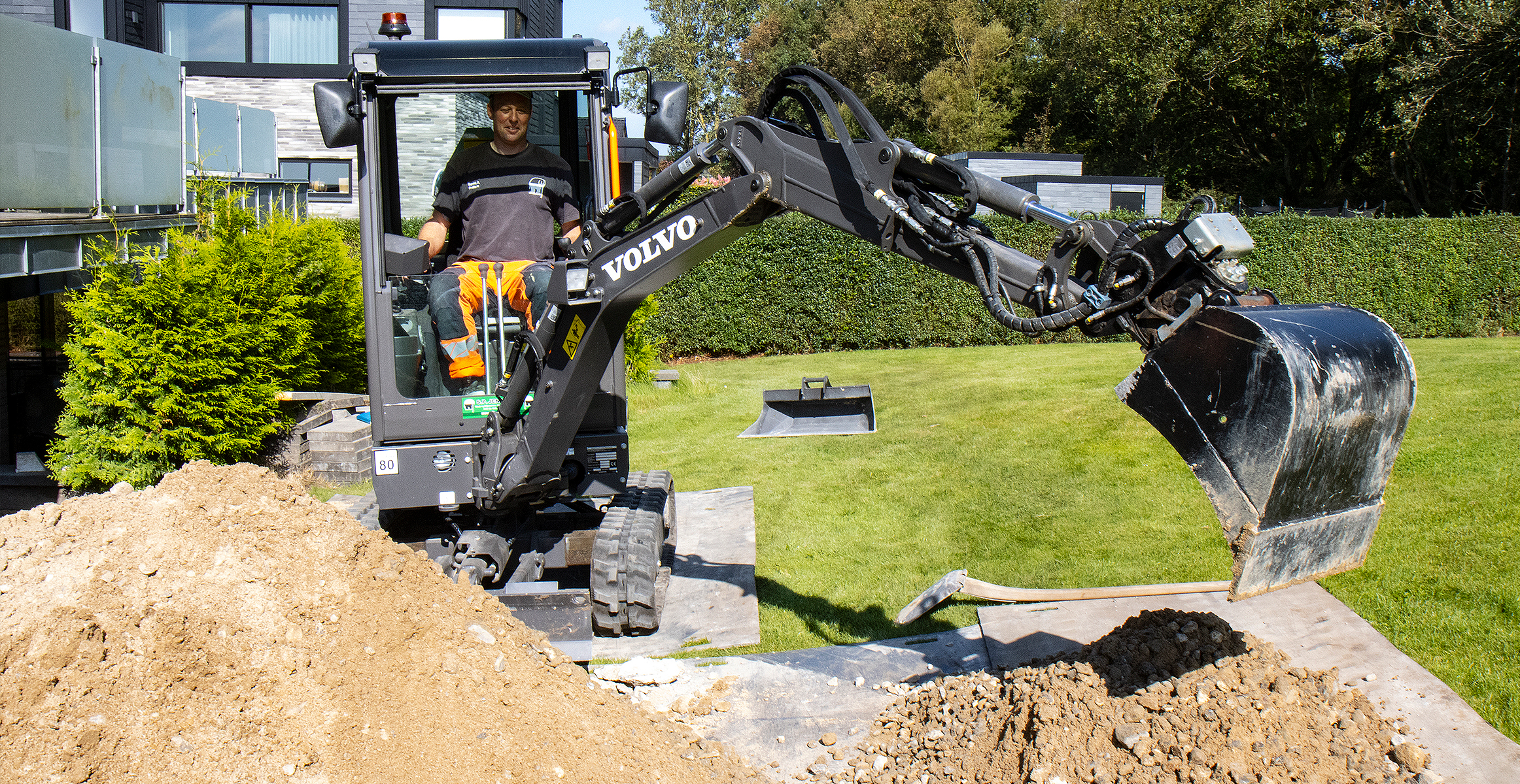 Charging electric excavator