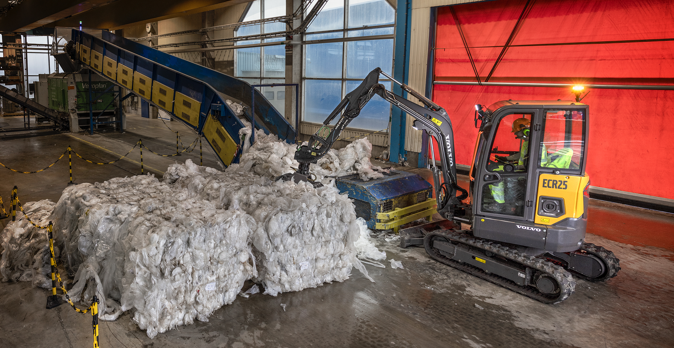 Electric excavator at Stena Recycling