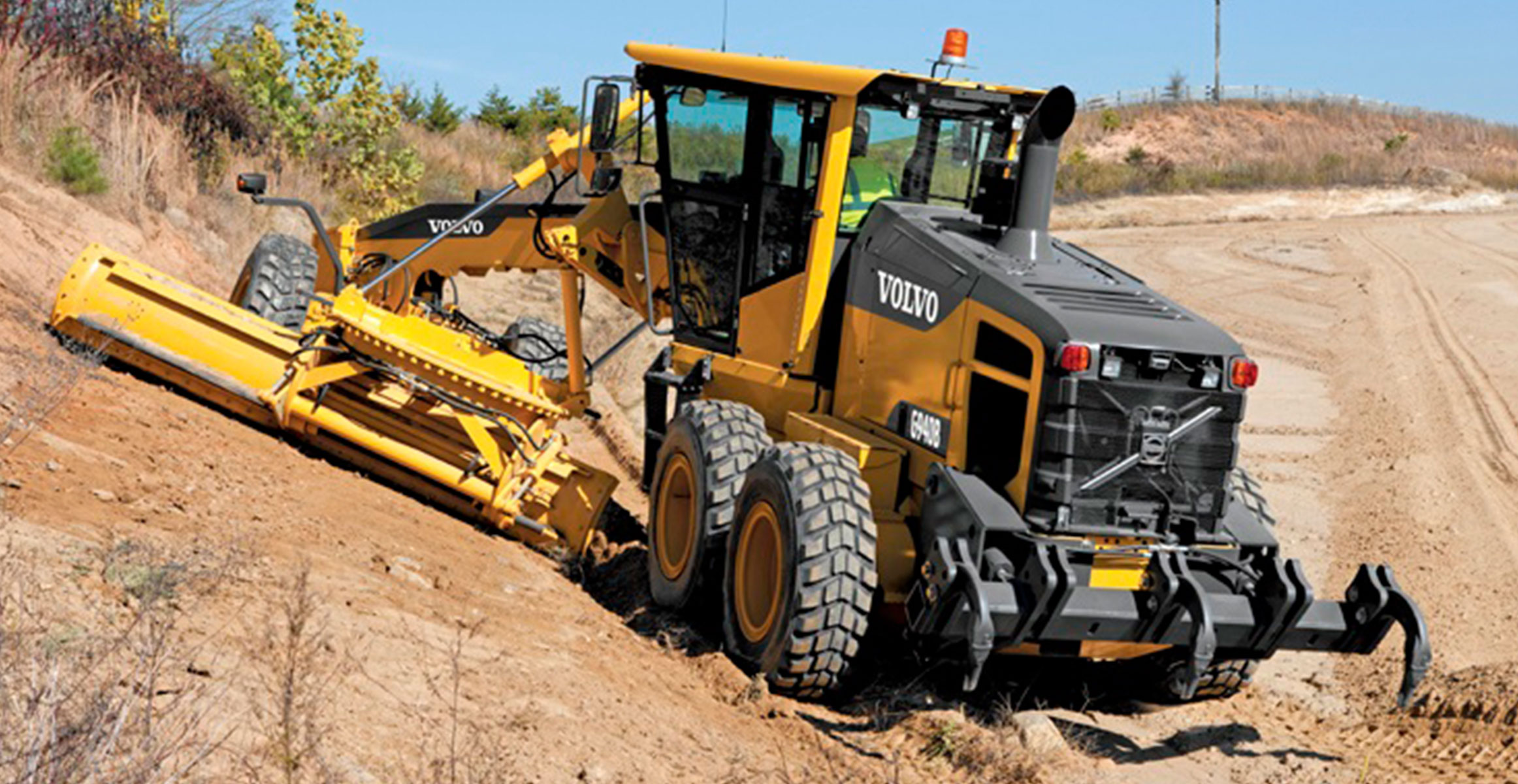 g900b-series-graders-are-the-kings-of-traction-2324x1200