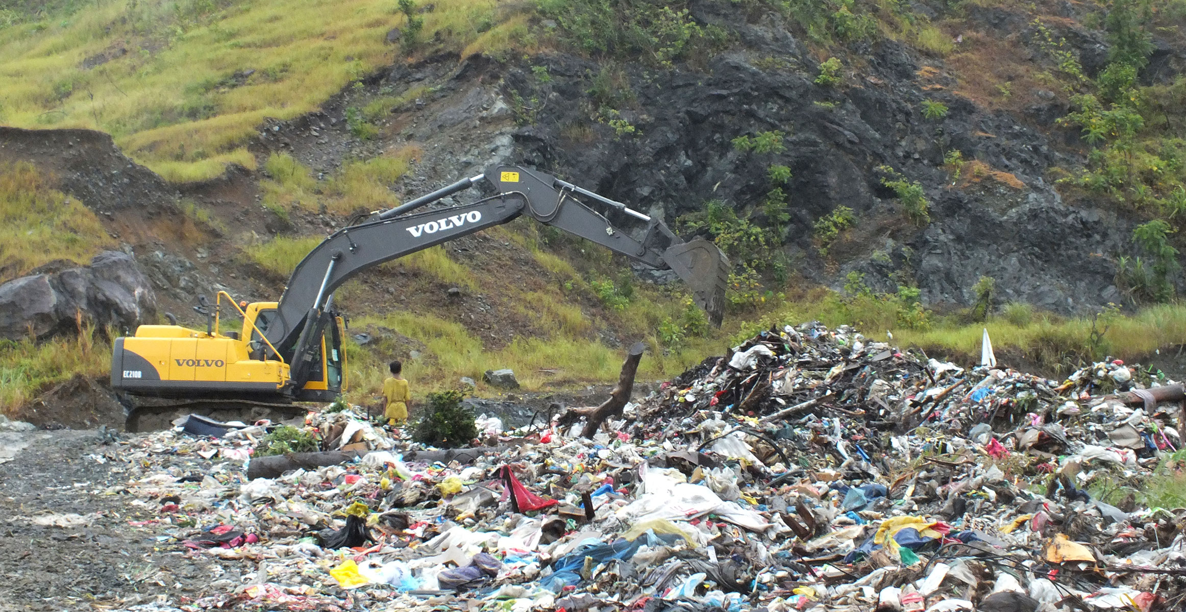 Typhoon Haiyan relief effort accelerated by Volvo CE donation