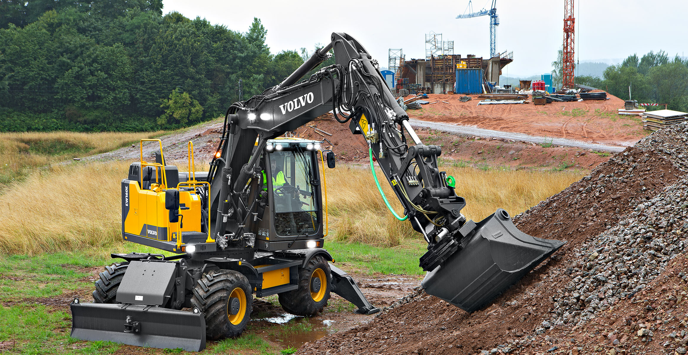 Volvo EW160E and EW180E excavators keep productivity on a roll