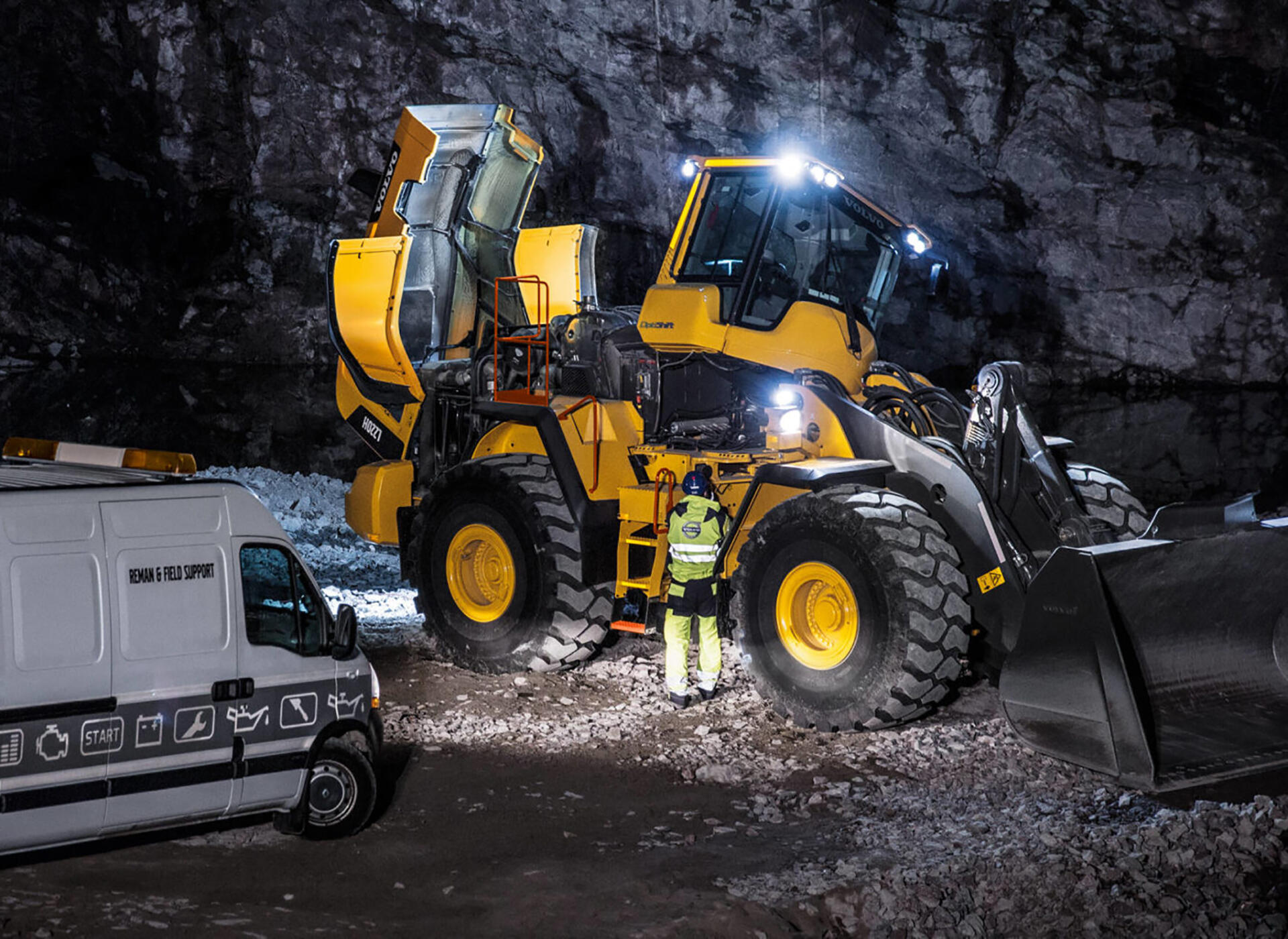 volvo-ce_news-story_mining-in-chile-connecting-at-a-deeper-level_02