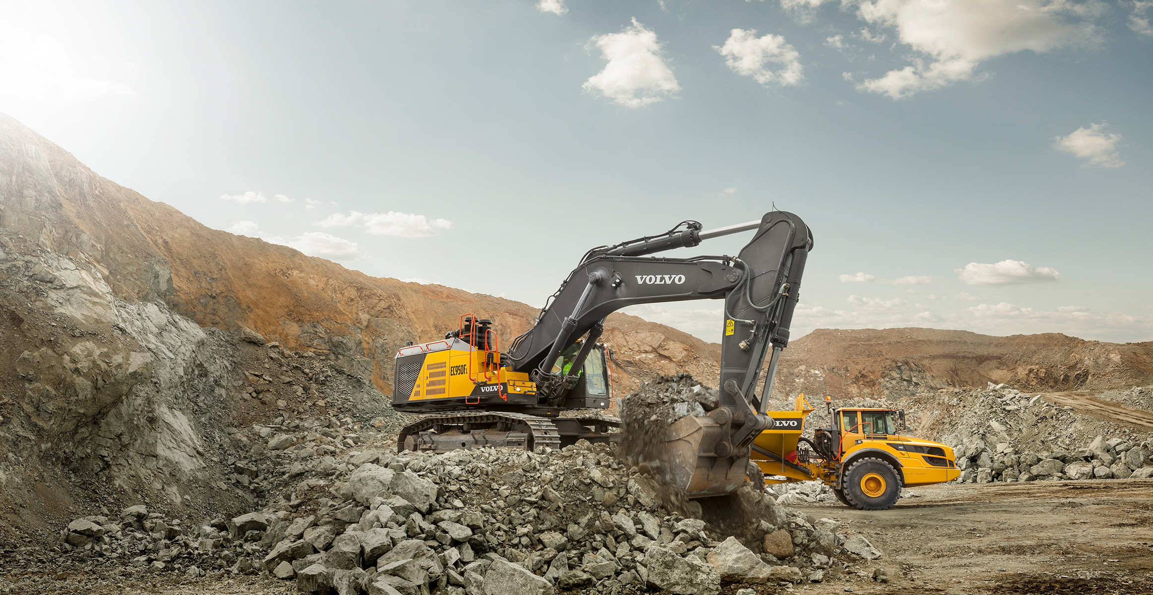 Volvo S Largest Excavator The Ec950f Now Available In North America
