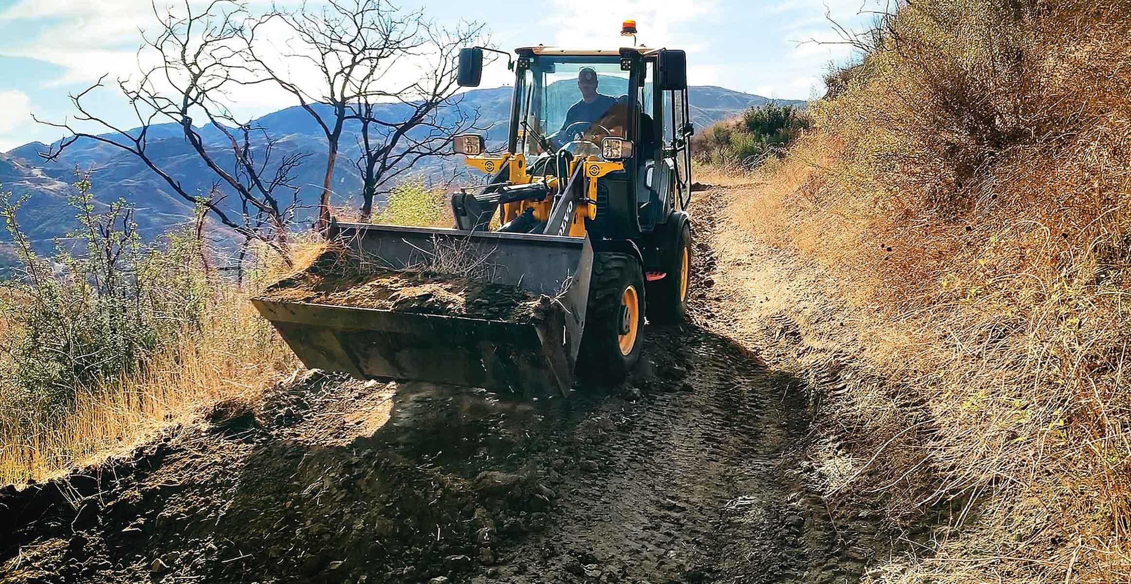 The L25 Electric is comfortable working in rugged and remote conditions.