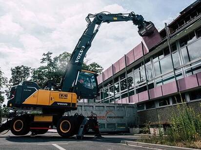 EW240 Electric Material Handler