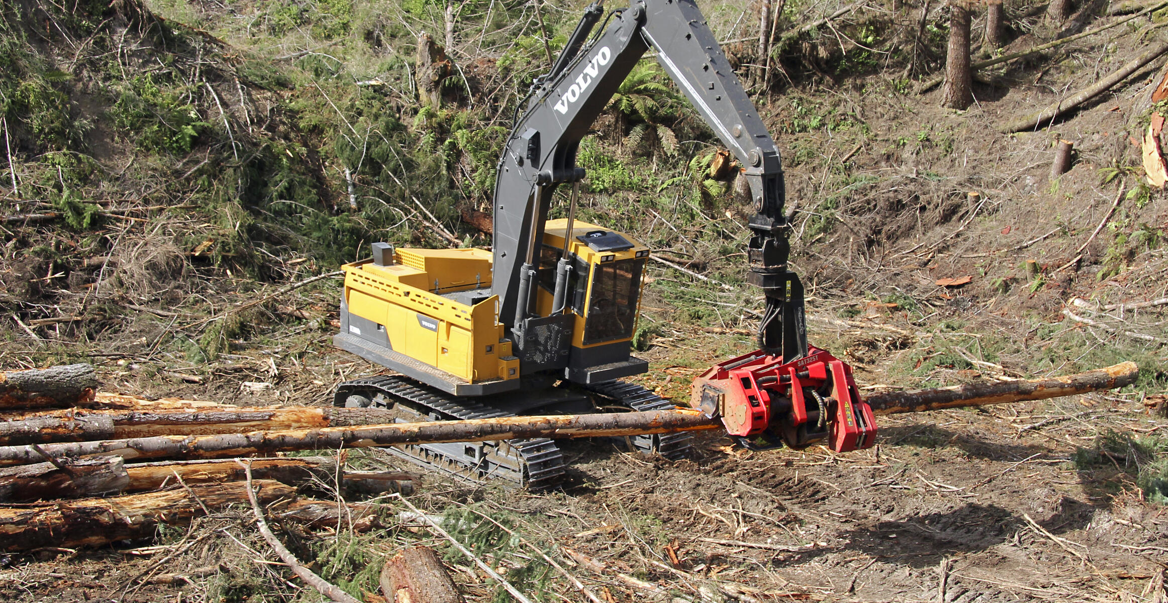 Volvo CE EC380D logging