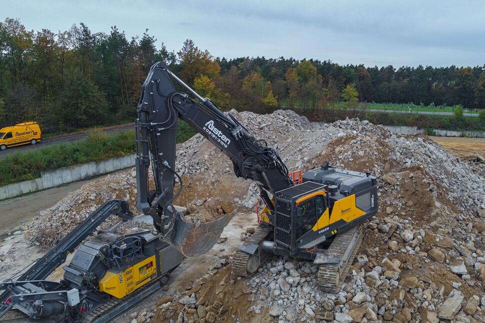 Volvo EC380EHR Demolition