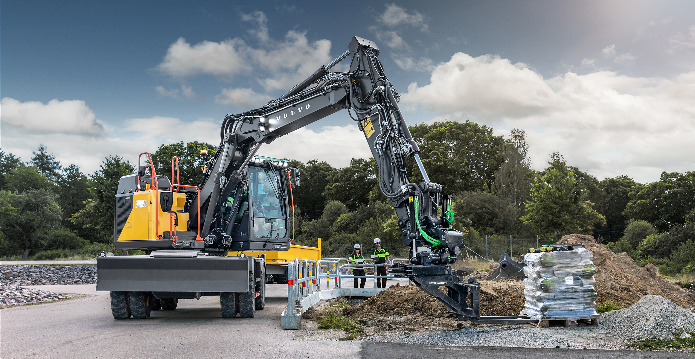 Volvo electric wheeled excavator EWR150